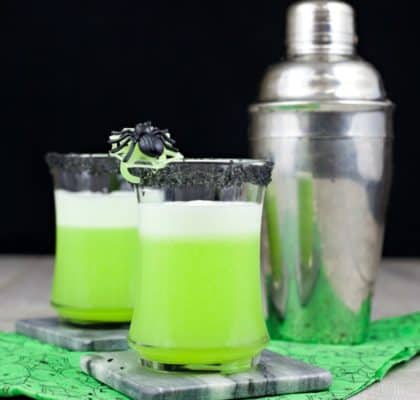 Midori Lemon Gin Fizz (for Halloween)