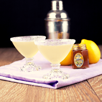 Want to learn how to rim a glass with cocktail sugar for your Lavender Bee's Knees drinks, a different gin lavender cocktail recipe - or any martini drink? Check out our easy to follow recipe tutorial.