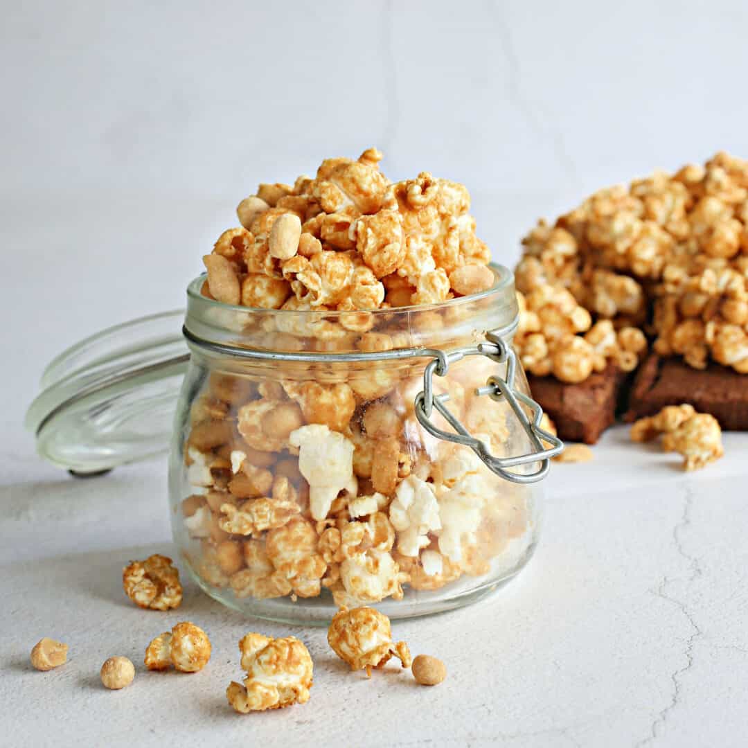 peanut-butter-popcorn-topped-brownies-square-4